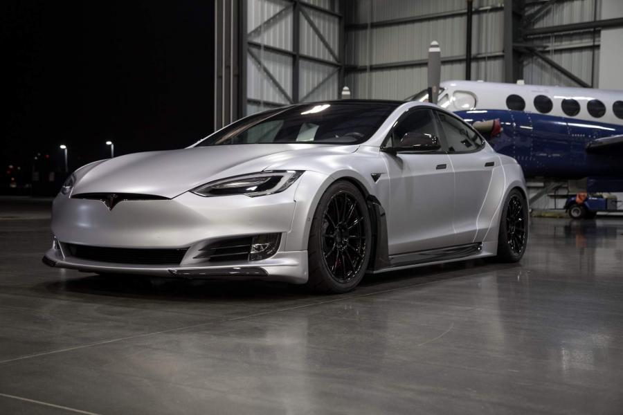  Tesla Model S P100D by Unplugged Performance 2018 года  (фото 1 из 20)